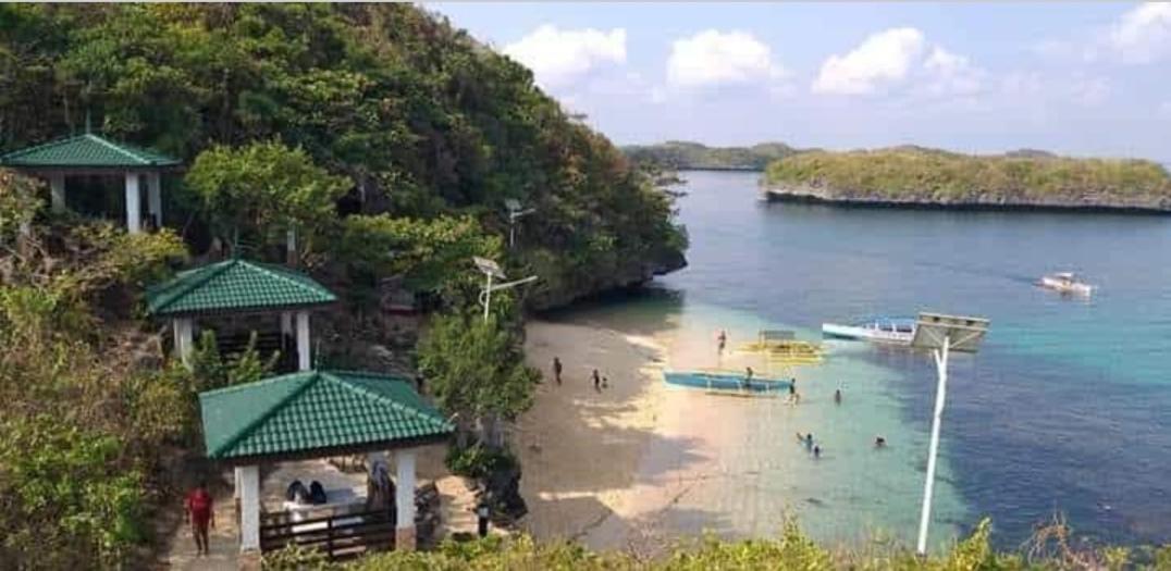 Carribean Transient House Bed & Breakfast Lucap Bagian luar foto