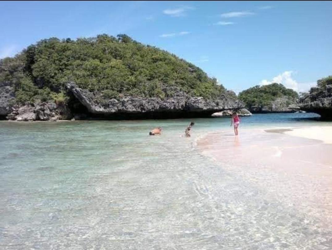 Carribean Transient House Bed & Breakfast Lucap Ruang foto