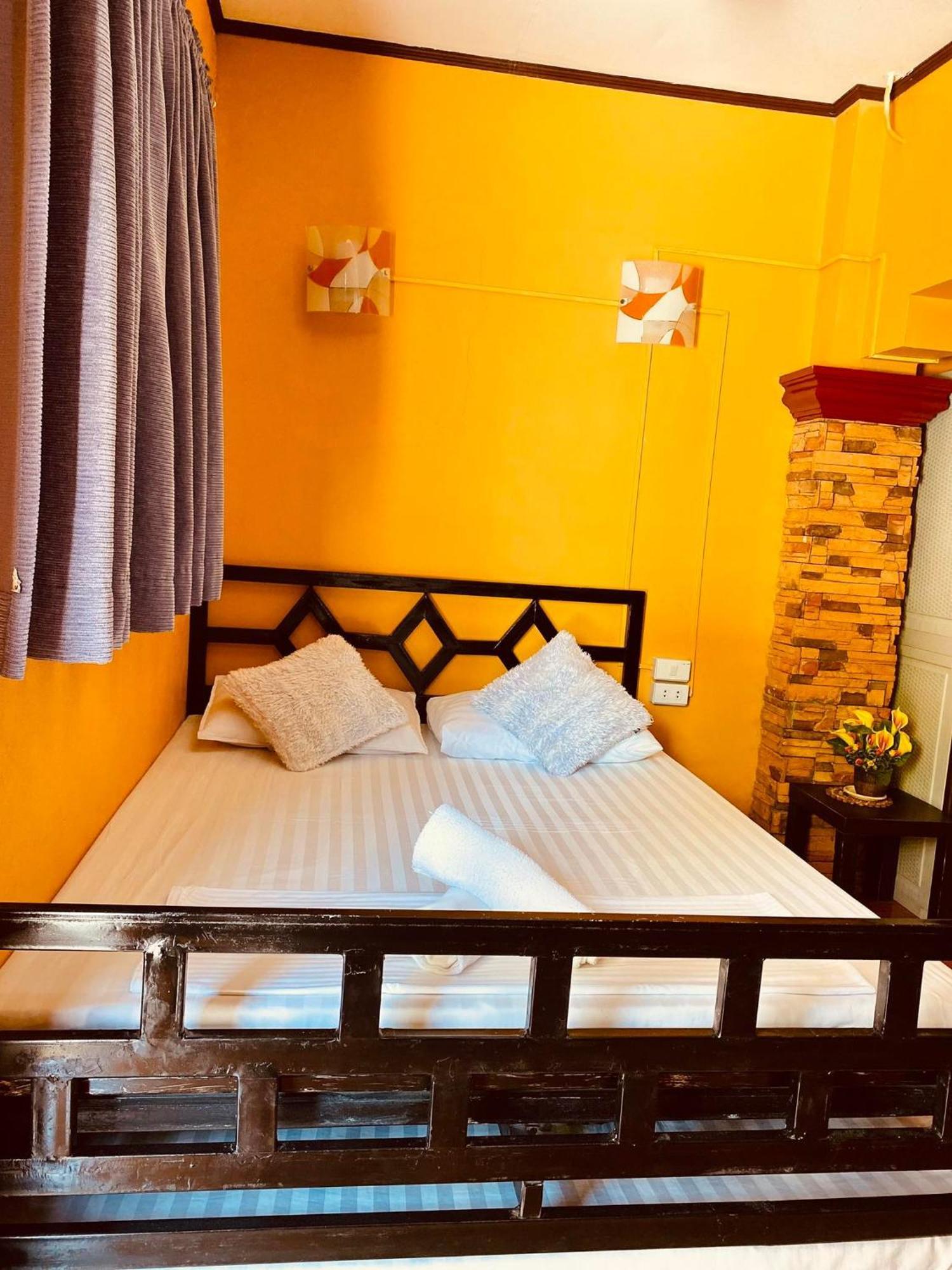 Carribean Transient House Bed & Breakfast Lucap Ruang foto