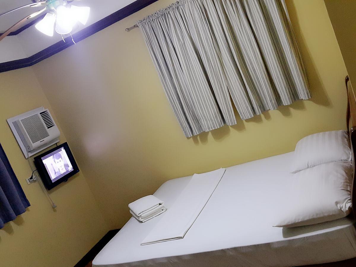 Carribean Transient House Bed & Breakfast Lucap Bagian luar foto